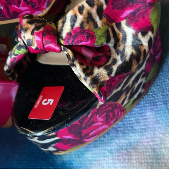 Betsey Johnson Brylie women Heeled Sandal SIZE 5 NWT - Picture 4 of 9
